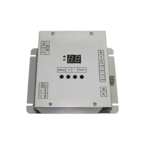 Controlador D / Tráfico P / Cruce Peatonal / 5 Salidas / Con Gabinete.